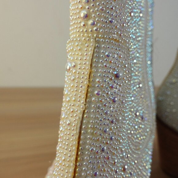 Betsey Johnson White Boots Western 9‎ Shoes Womens Bootie Pearls Pointed SB Diva - Picture 10 of 16